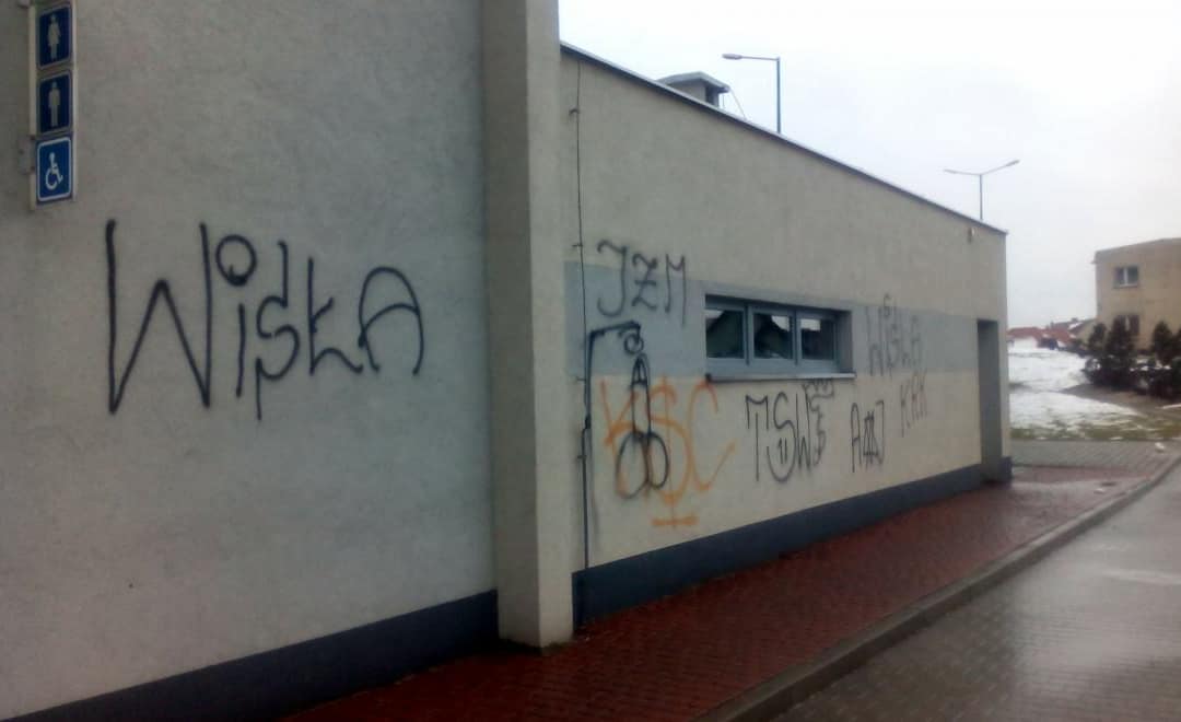 Jak zapobiec niszczeniu mienia publicznego…? [felieton]