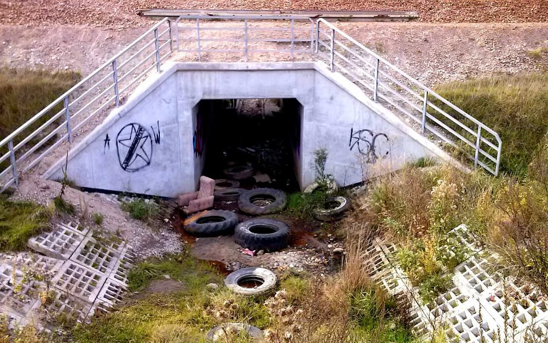 Pseudo-przejście pod torami kolejowymi [galeria]