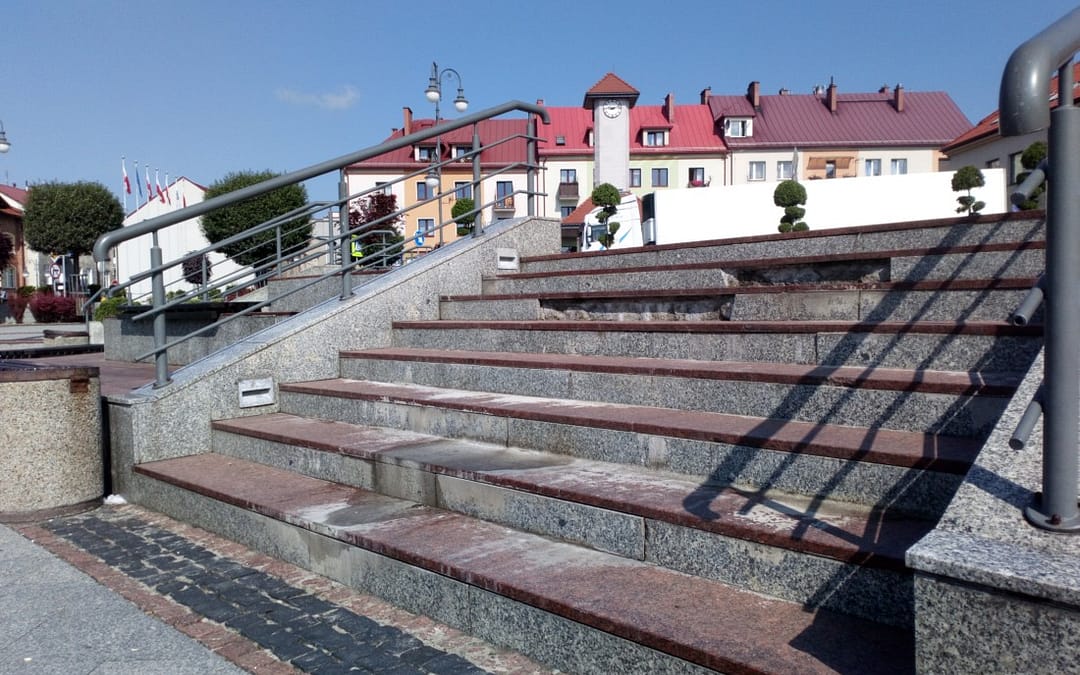 Nie tylko murek, także elementy w Rynku