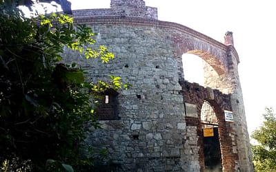 W Tenczynku ruiny, a w ruinach…?