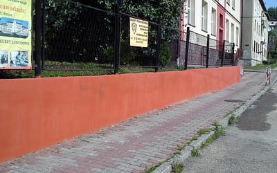 Murek przy Ekonomiku znów trzeba odmalować, ile jeszcze…?