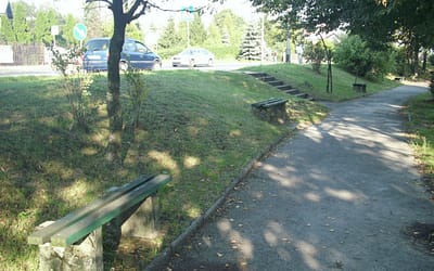 Przy Ochronkowej ławki od lat czekają na remont