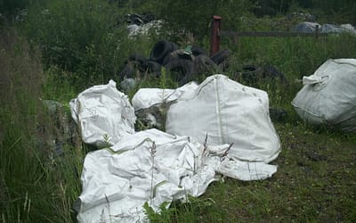 Mieszkańcy alarmują: przybywa nowych odpadów