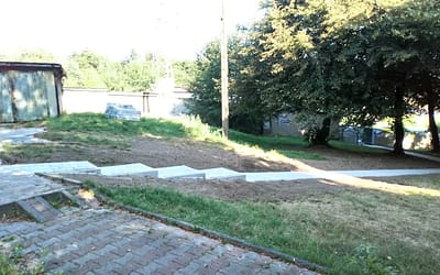 Chodnik jest od niedawna, a będą jeszcze lampy