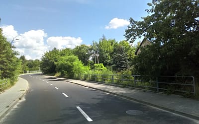 Gałęzie przy Ochronkowej a ograniczona widoczność