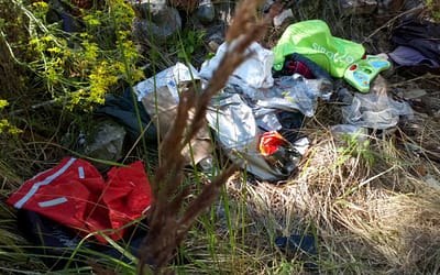 Dzikie wysypisko śmieci przy Dworskiej dalej straszy