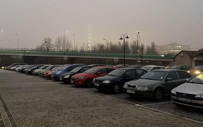 Parking przy dworcu kolejowym udostępniony kierowcom