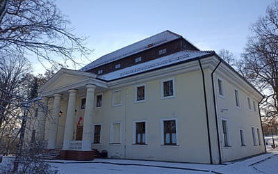 Termin prac przy Dworze ulega zmianie, prace we wakacje