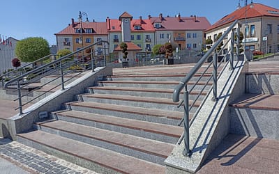 Schody terenowe w Rynku już po remoncie