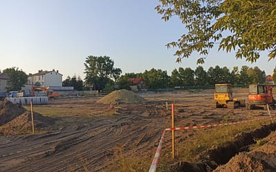 W centrum powstaje nowoczesne boisko sportowe