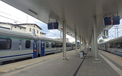 Na tablice informacyjne oraz biletomat zaczekamy