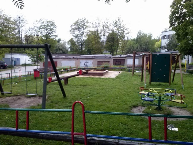 plac zabaw-wiśniowa